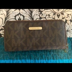 Michael Kors wallet new condition